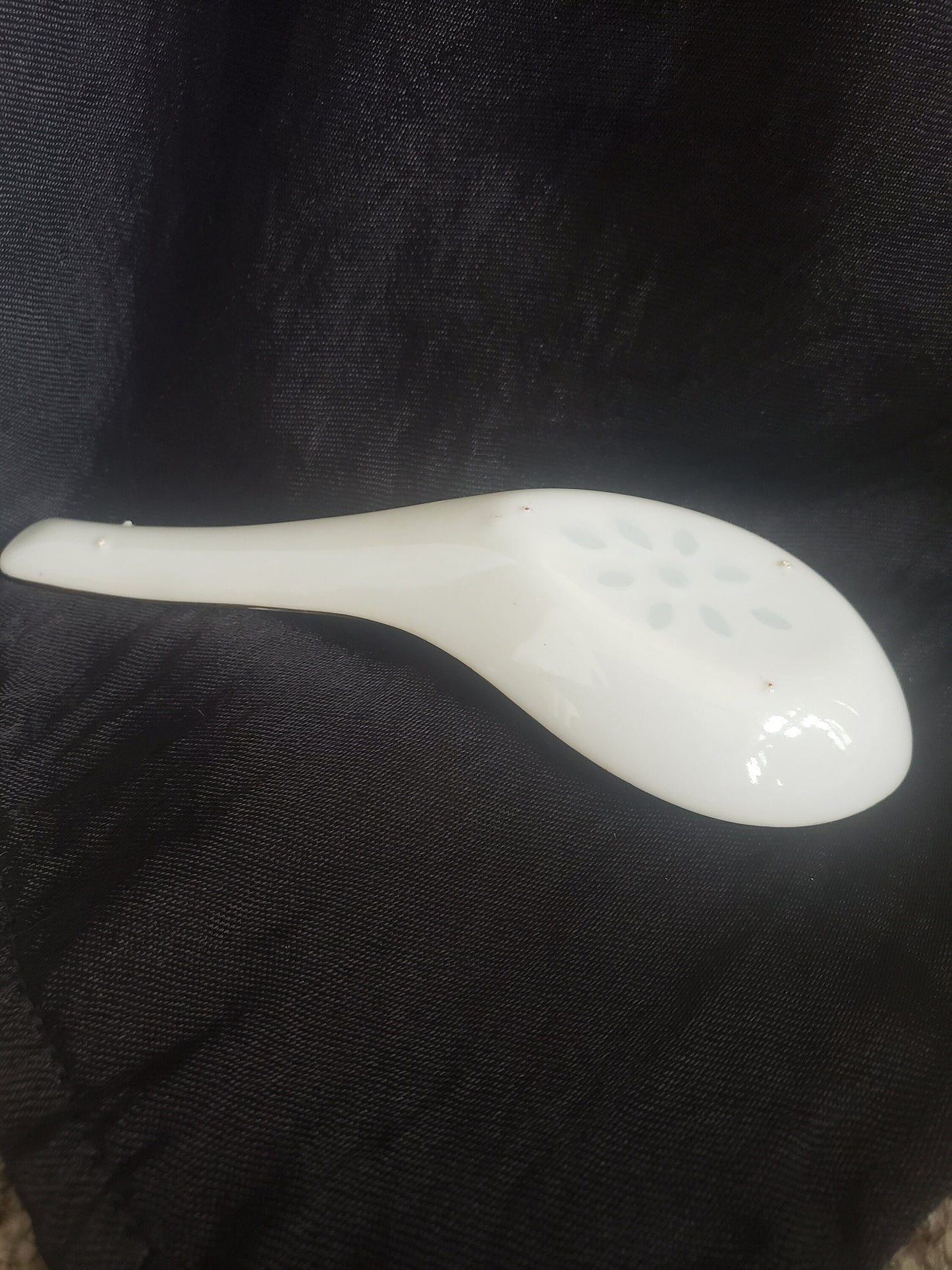 Vintage Chinese Porcelain Rice Spoon with Flora Trim, Rice Grain Pattern