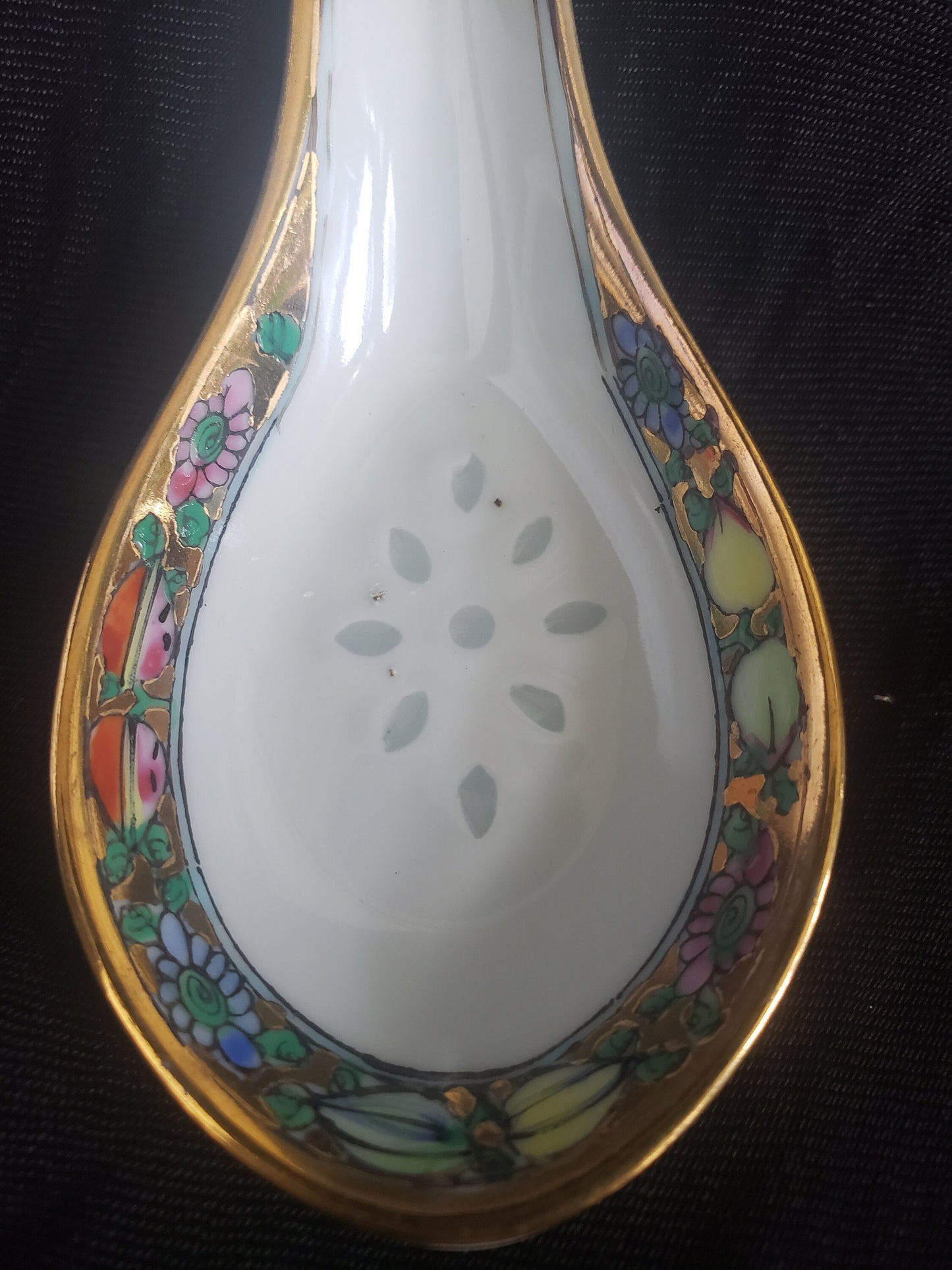 Vintage Chinese Porcelain Rice Spoon with Flora Trim, Rice Grain Pattern