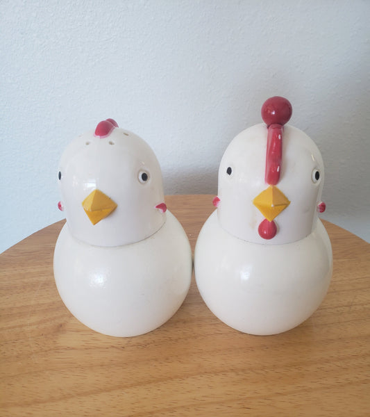 Adorable Chicken Salt Shaker and Pepper Grinder Set